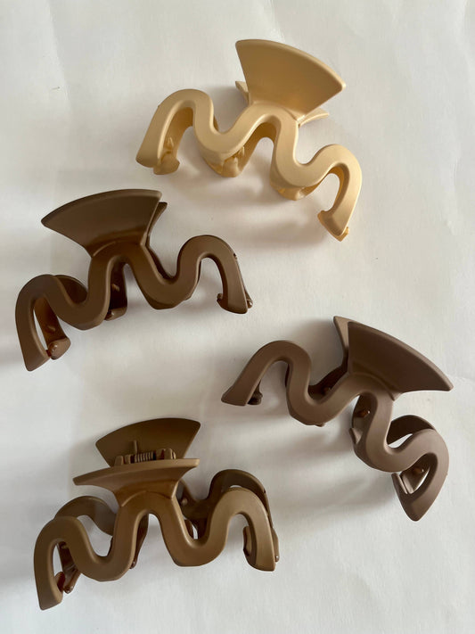 Medium Hair Claw Clips - Brown Wavy